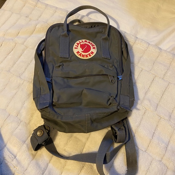 Fjällräven Kånken Mini in Super Grey - Picture 2 of 8